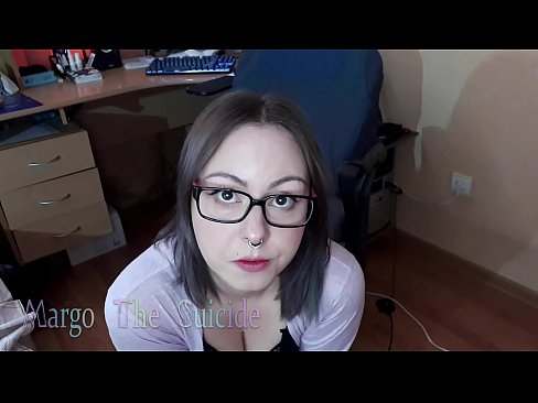 ❤️ Neska sexy betaurrekoekin dildoa zurrupatzen du kameraren aurrean ❤️ Pornografia besterik ez pornoan eu.hentaidude.ru ❌️❤